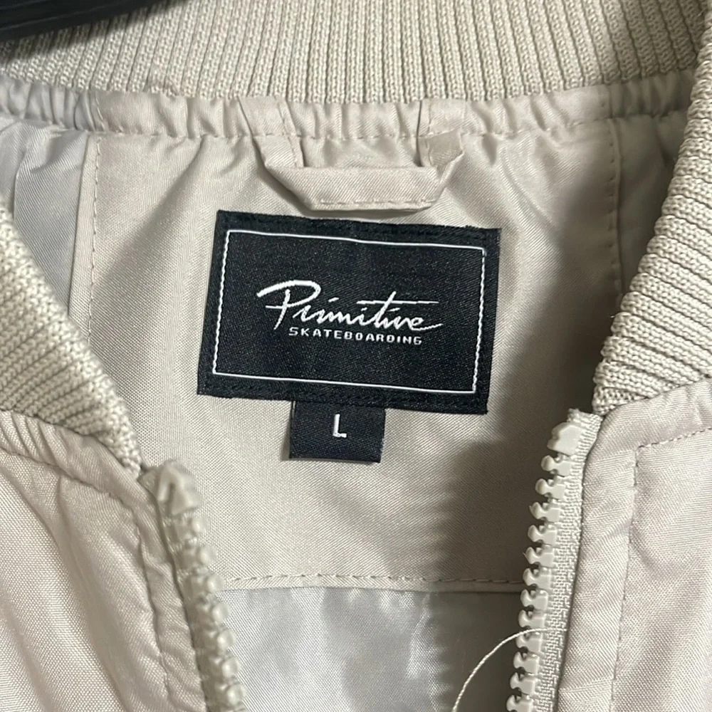 Primitive Skateboarding Cream NWOT Bomber Zip Up Jacket Size Large